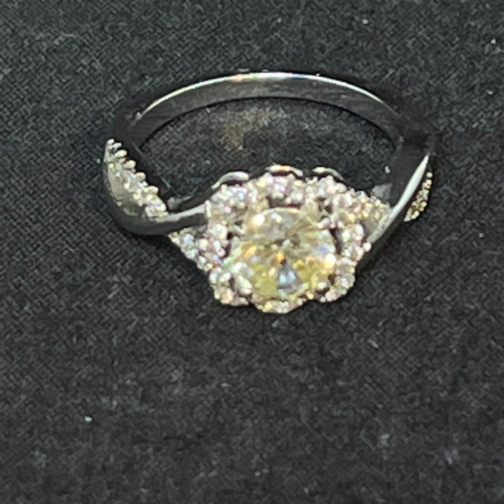 Silver Tone Clear Glass Statement Ring 6 1/2 (R269) - Picture 6 of 7
